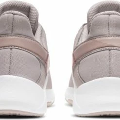 Nike Legend Essential 2 Sportschoenen - Maat 37.5 - Vrouwen - Roze - Donkerroze 19 Nike Legend Essential 2 Sportschoenen - Maat 37.5 - Vrouwen - Roze - Donkerroze -Dames Winkel 550x346 5