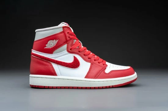 Nike Air Jordan 1 Retro High OG Varsity Red (W) DJ4891-061 Maat 38 ROOD 4 Nike Air Jordan 1 Retro High OG Varsity Red (W) DJ4891-061 Maat 38 ROOD - Afbeelding 2