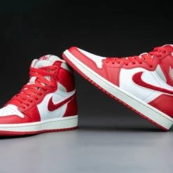 Nike Air Jordan 1 Retro High OG Varsity Red (W) DJ4891-061 Maat 38 ROOD 14 Nike Air Jordan 1 Retro High OG Varsity Red (W) DJ4891-061 Maat 38 ROOD -Dames Winkel 550x366 113