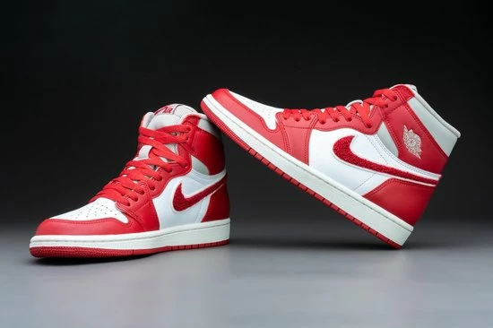 Nike Air Jordan 1 Retro High OG Varsity Red (W) DJ4891-061 Maat 38 ROOD 5 Nike Air Jordan 1 Retro High OG Varsity Red (W) DJ4891-061 Maat 38 ROOD - Afbeelding 3