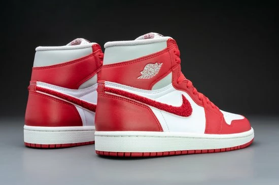 Nike Air Jordan 1 Retro High OG Varsity Red (W) DJ4891-061 Maat 38 ROOD 9 Nike Air Jordan 1 Retro High OG Varsity Red (W) DJ4891-061 Maat 38 ROOD - Afbeelding 7