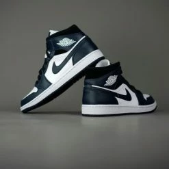 Nike Air Jordan 1 Mid, Amory Navy/White/-Black, Mid Teal, 554725 411, EUR 45 29 Nike Air Jordan 1 Mid, Amory Navy/White/-Black, Mid Teal, 554725 411, EUR 45 -Dames Winkel 550x366 122