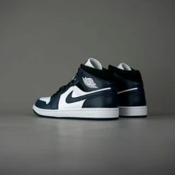 Nike Air Jordan 1 Mid, Amory Navy/White/-Black, Mid Teal, 554725 411, EUR 45 31 Nike Air Jordan 1 Mid, Amory Navy/White/-Black, Mid Teal, 554725 411, EUR 45 -Dames Winkel 550x366 124