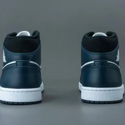 Nike Air Jordan 1 Mid, Amory Navy/White/-Black, Mid Teal, 554725 411, EUR 45 34 Nike Air Jordan 1 Mid, Amory Navy/White/-Black, Mid Teal, 554725 411, EUR 45 -Dames Winkel 550x366 126