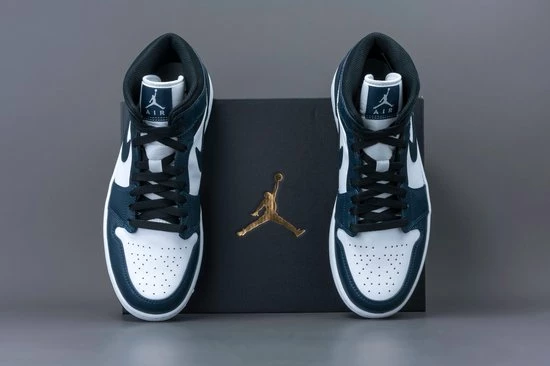 Nike Air Jordan 1 Mid, Amory Navy/White/-Black, Mid Teal, 554725 411, EUR 45 20 Nike Air Jordan 1 Mid, Amory Navy/White/-Black, Mid Teal, 554725 411, EUR 45 - Afbeelding 18