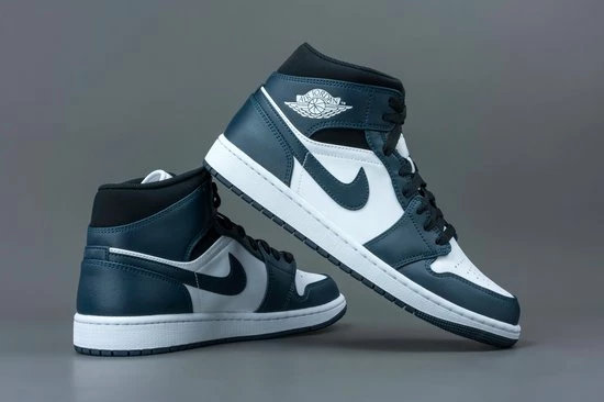 Nike Air Jordan 1 Mid, Amory Navy/White/-Black, Mid Teal, 554725 411, EUR 45 26 Nike Air Jordan 1 Mid, Amory Navy/White/-Black, Mid Teal, 554725 411, EUR 45 - Afbeelding 24