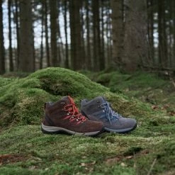 Travelin' Nyborg - Hoge Dames Wandelschoenen - Waterdicht En Ademend - Bruin Leer - Maat 42 24 Travelin' Nyborg - Hoge Dames Wandelschoenen - Waterdicht En Ademend - Bruin Leer - Maat 42 -Dames Winkel 550x366