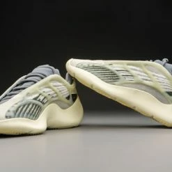 Adidas Yeezy 700 V3 Fade Salt ID1674 Maat 37 1/3 Kleur Als Op Foto -Dames Winkel 550x366 32
