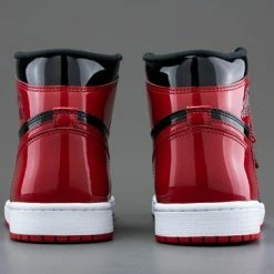 Nike Air Jordan 1 Retro High OG, Bred Patent, Black Red, 555088-063, EUR 41 21 Nike Air Jordan 1 Retro High OG, Bred Patent, Black Red, 555088-063, EUR 41 -Dames Winkel 550x366 44