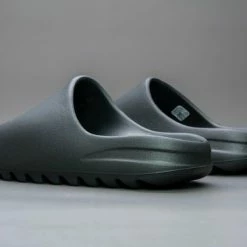 Adidas Yeezy Slide Onyx HQ6448 Maat 42 Kleur Als Op Foto 12 Adidas Yeezy Slide Onyx HQ6448 Maat 42 Kleur Als Op Foto -Dames Winkel 550x366 67