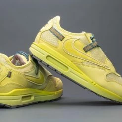 Nike Air Max 1 Travis Scott Cactus Jack Saturn Gold DO9392-700 Maat 44.5 Kleur Als Op Foto -Dames Winkel 550x366 9