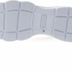 Guess Mags Lage Sneakers - Dames - Wit - Maat 39 33 Guess Mags Lage Sneakers - Dames - Wit - Maat 39 -Dames Winkel 550x377