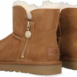 UGG W Bailey Zip Mini Vachtlaarzen - Warme Laarzen - Dames - Camel - Maat 38 -Dames Winkel 550x379