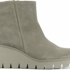 Gabor Enkellaarsjes Dames / Laarzen / Damesschoenen - Suède - 94.780.12 - Beige - Maat 40 37 Gabor Enkellaarsjes Dames / Laarzen / Damesschoenen - Suède - 94.780.12 - Beige - Maat 40 -Dames Winkel 550x443 18