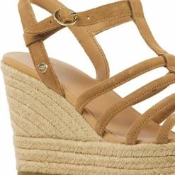 UGG Espadrilles Dames / Damesschoenen - Suède - Sleehak Hoogte 9 Cm - 1119952 - Cognac - Maat 39 15 UGG Espadrilles Dames / Damesschoenen - Suède - Sleehak Hoogte 9 Cm - 1119952 - Cognac - Maat 39 -Dames Winkel 550x628 8