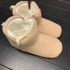 Apollo Pantoffels Dames - Sloffen - Pantoffels - Sloffen Dames - Beige - Maat 39/40 -Dames Winkel 550x733