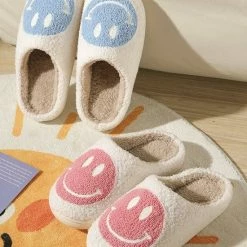 Merkloos Schoencadeautjes Sinterklaas - Open Sloffen - Pantoffels - Sloffen - Pantoffels Dames - Pantoffels Heren - Smiley Sloffen -Dames Winkel 550x745 12